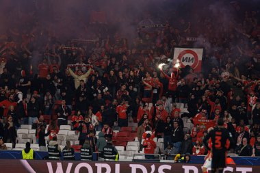 Benfica taraftarları, SL Benfica ve FC Barcelona (Maciej Rogowski) takımları arasında oynanan 16 maçlık UEFA Şampiyonlar Ligi karşılaşmasında görüldü.