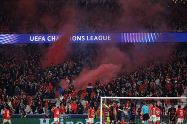 Benfica taraftarları, SL Benfica ve FC Barcelona (Maciej Rogowski) takımları arasında oynanan 16 maçlık UEFA Şampiyonlar Ligi karşılaşmasında görüldü.