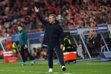 Hansi Dieter Flick, SL Benfica ve FC Barcelona (Maciej Rogowski) takımları arasında oynanan 16 maçlık UEFA Şampiyonlar Ligi karşılaşmasında görüldü.
