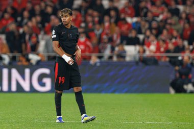 Lamine Yamal, SL Benfica ve FC Barcelona (Maciej Rogowski) takımları arasında oynanan 16 maçlık UEFA Şampiyonlar Ligi karşılaşmasında görüldü.