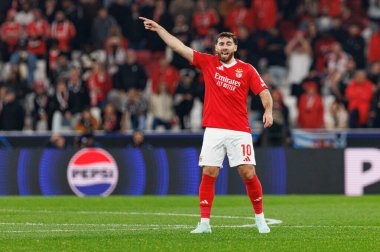 Orkun Kokcu, SL Benfica ve FC Barcelona (Maciej Rogowski) takımları arasında oynanan 16 maçlık UEFA Şampiyonlar Ligi Raundu sırasında görüldü.
