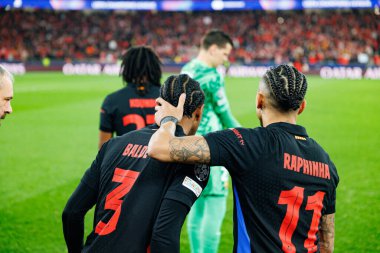 Alejandro Balde ve Raphinha, SL Benfica ve FC Barcelona (Maciej Rogowski) takımları arasında oynanan 16.