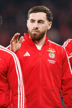 Orkun Kokcu, SL Benfica ve FC Barcelona (Maciej Rogowski) takımları arasında oynanan 16 maçlık UEFA Şampiyonlar Ligi Raundu sırasında görüldü.