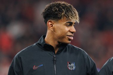 Lamine Yamal, SL Benfica ve FC Barcelona (Maciej Rogowski) takımları arasında oynanan 16 maçlık UEFA Şampiyonlar Ligi karşılaşmasında görüldü.