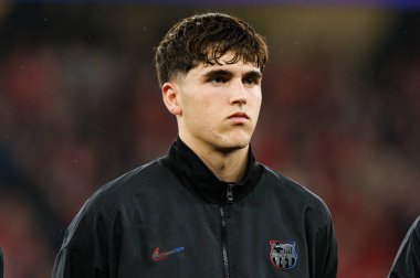 Pau Cubarsi, SL Benfica ve FC Barcelona (Maciej Rogowski) takımları arasında oynanan 16 maçlık UEFA Şampiyonlar Ligi karşılaşmasında görüldü.