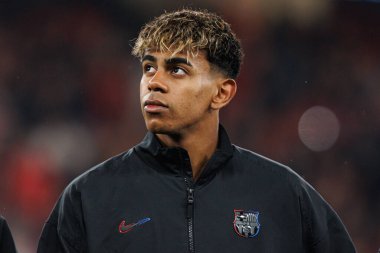 Lamine Yamal, SL Benfica ve FC Barcelona (Maciej Rogowski) takımları arasında oynanan 16 maçlık UEFA Şampiyonlar Ligi karşılaşmasında görüldü.