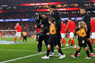 Lamine Yamal ve Raphinha, SL Benfica ve FC Barcelona (Maciej Rogowski) takımları arasında oynanan 16.