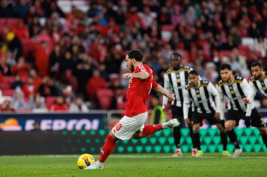 SL Benfica ve CD Nacional (Maciej Rogowski) takımları arasında Liga Portekiz maçında Orkun Kokcu görüldü)