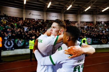Zeno Debast, Viktor Gyokeres ve Geny Catamo, Estadio Belediyesi Rio Maior 'da (Maciej Rogowski) Casa Pia ve Sporting CP takımları arasında oynanan Liga Portekiz maçında gol üstüne gol atarken görüldü.)