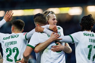 Casa Pia ve Estadio Belediyesi Rio Maior (Maciej Rogowski) takımları arasında oynanan Liga Portekiz maçında attığı gol üstüne atışıyla Sportif Oyuncular)