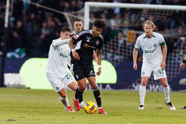 Rafael Brito ve Ivan Fresneda, Liga Portekiz maçı sırasında Estadio Belediyesi Rio Maior 'daki Casa Pia ve Sporting CP takımları arasında görüldü (Maciej Rogowski)