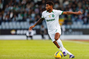 Matheus Reis, Estadio Belediyesi Rio Maior 'da (Maciej Rogowski) Casa Pia ve Sporting CP takımları arasında oynanan Liga Portekiz maçı sırasında görüldü.)
