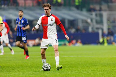 Gijs Smal UEFA Şampiyonlar Ligi maçında Internazionale Milano ve Feyenoord FC (Maciej Rogowski) takımları arasında görüldü.)