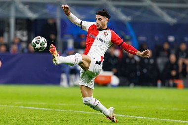 Julian Carranza UEFA Şampiyonlar Ligi maçında Internazionale Milano ve Feyenoord FC (Maciej Rogowski) takımları arasında görüldü.)