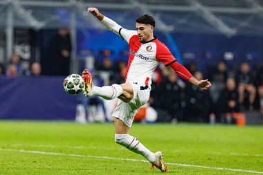 Julian Carranza UEFA Şampiyonlar Ligi maçında Internazionale Milano ve Feyenoord FC (Maciej Rogowski) takımları arasında görüldü.)