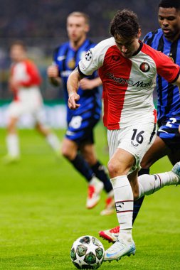 Hugo Bueno ve Denzel Dumfries UEFA Şampiyonlar Ligi maçında Internazionale Milano ve Feyenoord FC (Maciej Rogowski)