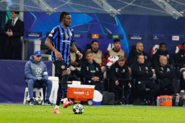 Yann Bisseck UEFA Şampiyonlar Ligi maçında Internazionale Milano ve Feyenoord FC (Maciej Rogowski)