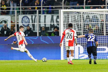 Jakub Moder UEFA Şampiyonlar Ligi maçında Internazionale Milano ve Feyenoord FC (Maciej Rogowski)