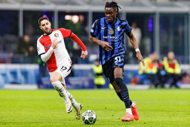 Luka Ivanusec ve Yann Bisseck, UEFA Şampiyonlar Ligi maçında Milano ve Feyenoord FC (Maciej Rogowski) takımları arasında görüldü.)