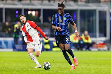 Luka Ivanusec ve Yann Bisseck, UEFA Şampiyonlar Ligi maçında Milano ve Feyenoord FC (Maciej Rogowski) takımları arasında görüldü.)