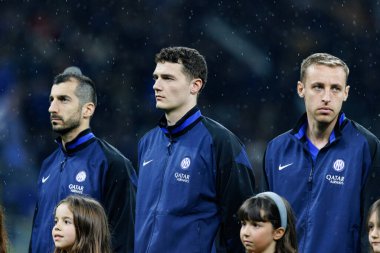 Henrikh Mkhitaryan, Benjamin Pavard ve Davide Frattesi UEFA Şampiyonlar Ligi maçında Internazionale Milano ve Feyenoord FC (Maciej Rogowski)