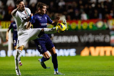 Miguel Lopes ve Jorge Aguirre, Liga Portekiz maçı sırasında Estrela Amadora ve Gil Vicente FC takımları arasında Estadio Jose Gomes (Maciej Rogowski)