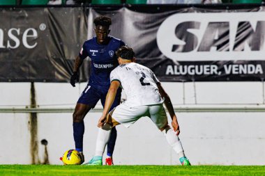 Felix Correia ve Diogo Travassos Liga Portekiz maçı sırasında Estrela Amadora ve Gil Vicente FC takımları arasında Estadio Jose Gomes 'de (Maciej Rogowski)