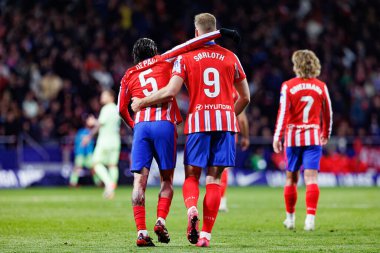 Alexander Sorloth ve Rodrigo de Paul, Atletico de Madrid ve FC Barcelona (Maciej Rogowski) takımları arasında oynanan LaLiga EA Spor maçında gol attıktan sonra kutlama yaparken görüldü.)