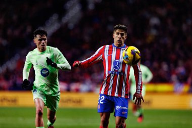 Atletico de Madrid ve FC Barcelona (Maciej Rogowski) takımları arasında oynanan LaLiga EA Spor Maçı sırasında Pedri ve Giuliano Simeone görüldü.)