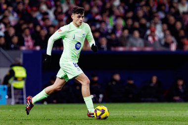 Atletico de Madrid ve FC Barcelona (Maciej Rogowski) takımları arasında oynanan LaLiga EA SPORTS maçında Pedri görüldü)