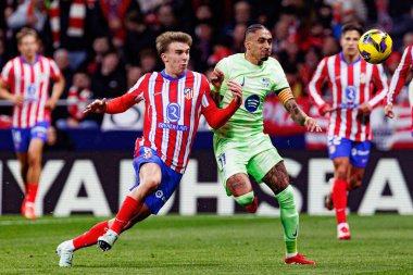 Pablo Barrios ve Raphinha LaLiga EA SPORTS maçı sırasında Atletico de Madrid ve FC Barcelona (Maciej Rogowski) takımları arasında görüldü.)