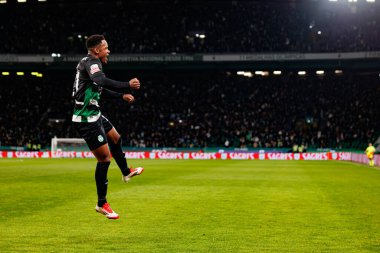 Geny Catamo, Liga Portekiz maçında attığı gol sonrasında Estadio Jose Alvalade 'deki FC Famalicao (Maciej Rogowski)