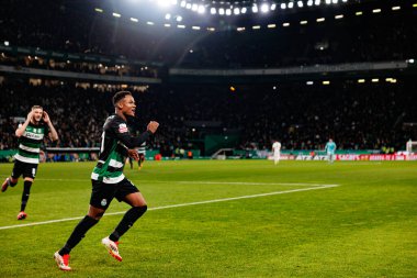 Geny Catamo, Liga Portekiz maçında attığı gol sonrasında Estadio Jose Alvalade 'deki FC Famalicao (Maciej Rogowski)