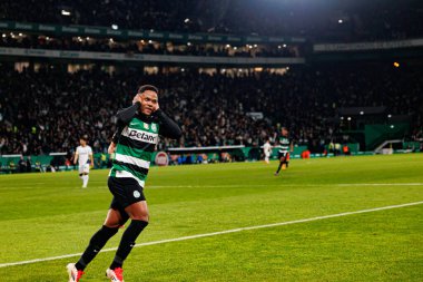 Geny Catamo, Liga Portekiz maçında attığı gol sonrasında Estadio Jose Alvalade 'deki FC Famalicao (Maciej Rogowski)