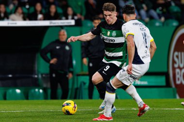 Viktor Gyokeres ve Enea Mihaj, Liga Portekiz maçı sırasında Estadio Jose Alvalade 'de (Maciej Rogowski) Sporting CP ve FC Famalicao takımları arasında görüldü.)