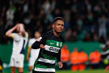 Geny Catamo, Liga Portekiz maçında attığı gol sonrasında Estadio Jose Alvalade 'deki FC Famalicao (Maciej Rogowski)