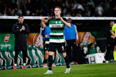 Viktor Gyokeres, Liga Portekiz maçında attığı gol sonrasında Estadio Jose Alvalade 'deki FC Famalicao (Maciej Rogowski)