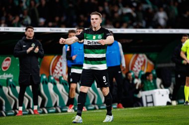 Viktor Gyokeres, Liga Portekiz maçında attığı gol sonrasında Estadio Jose Alvalade 'deki FC Famalicao (Maciej Rogowski)