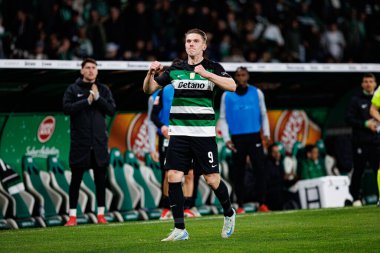 Viktor Gyokeres, Liga Portekiz maçında attığı gol sonrasında Estadio Jose Alvalade 'deki FC Famalicao (Maciej Rogowski)