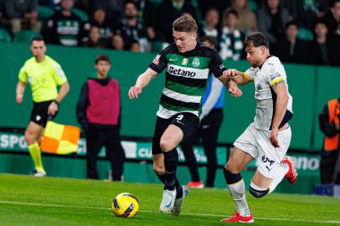 Enea Mihaj ve Viktor Gyokeres, Liga Portekiz maçı sırasında Estadio Jose Alvalade 'de (Maciej Rogowski) Sporting CP ve FC Famalicao takımları arasında görüldü.)