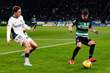Gustavo Sa ve Maximiliano Araujo Liga Portekiz maçı sırasında Estadio Jose Alvalade 'de (Maciej Rogowski) Sporting CP ve FC Famalicao takımları arasında görüldü.)