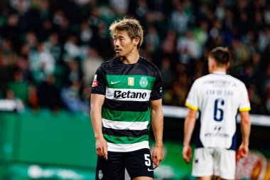 Hidemasa Morita, Liga Portekiz maçı sırasında Estadio Jose Alvalade 'de (Maciej Rogowski) Sporting CP ve FC Famalicao takımları arasında görüldü.)