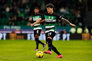 Maximiliano Araujo, Liga Portekiz maçı sırasında Estadio Jose Alvalade 'de (Maciej Rogowski) Sporting CP ve FC Famalicao takımları arasında görüldü.)
