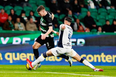 Viktor Gyokeres ve Enea Mihaj, Liga Portekiz maçı sırasında Estadio Jose Alvalade 'de (Maciej Rogowski) Sporting CP ve FC Famalicao takımları arasında görüldü.)