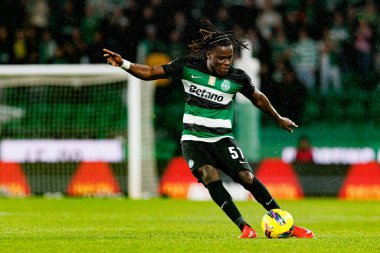 Estadio Jose Alvalade 'de (Maciej Rogowski) Sporting CP ve FC Famalicao takımları arasında oynanan Liga Portekiz maçı sırasında görülen Geovany Quenda)