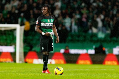 Estadio Jose Alvalade 'de (Maciej Rogowski) Sporting CP ve FC Famalicao takımları arasında oynanan Liga Portekiz maçı sırasında görülen Geovany Quenda)