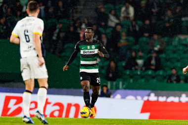 Ousmane Diomande, Liga Portekiz maçı sırasında Estadio Jose Alvalade 'deki FC Famalicao ve CP takımları arasında görüldü (Maciej Rogowski)