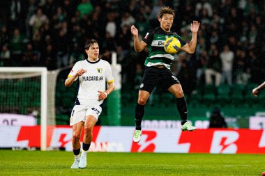 Gustavo Sa ve Hidemasa Morita, Liga Portekiz maçı sırasında Estadio Jose Alvalade 'de (Maciej Rogowski) Sporting CP ve FC Famalicao takımları arasında görüldü.)
