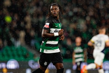 Estadio Jose Alvalade 'de (Maciej Rogowski) Sporting CP ve FC Famalicao takımları arasında oynanan Liga Portekiz maçı sırasında görülen Geovany Quenda)