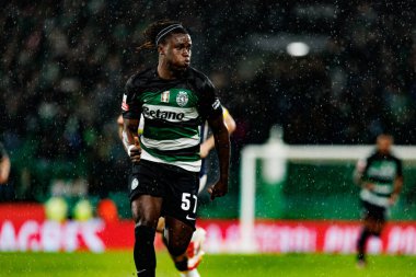 Estadio Jose Alvalade 'de (Maciej Rogowski) Sporting CP ve FC Famalicao takımları arasında oynanan Liga Portekiz maçı sırasında görülen Geovany Quenda)